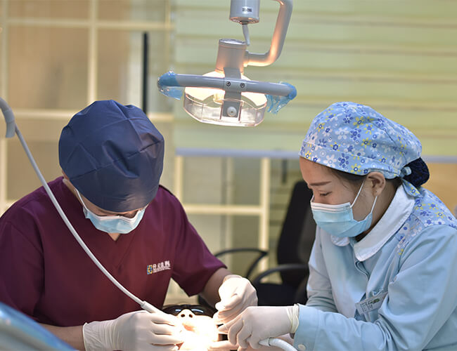 İmplant Nedir? Hangi Durumlarda Yapılır?